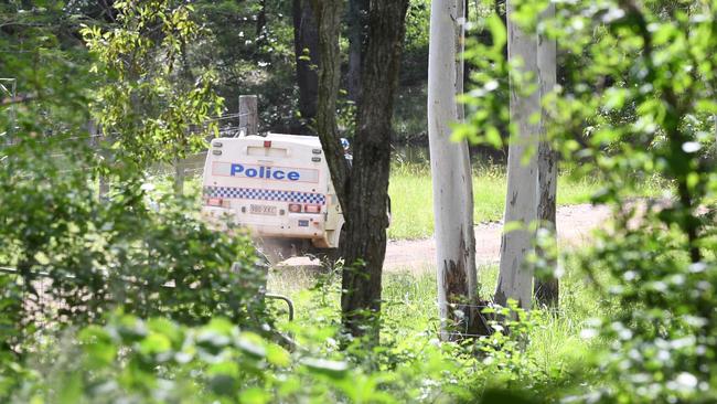 Police cars arrive at the scene in Frayne Rd.