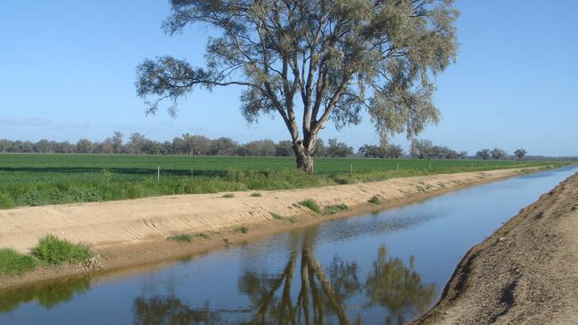 Water entitlements offered with Borambil Station included 3550ML of groundwater licences and 5109ML of river water licences.