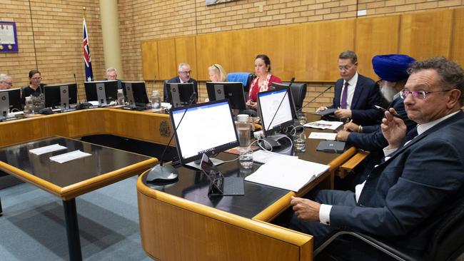 Councillors in their Castle St chambers .