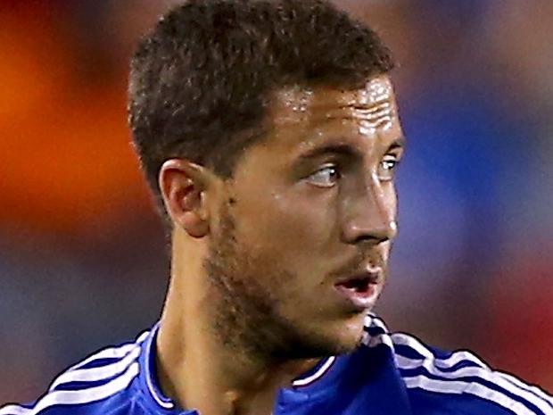 HARRISON, NJ - JULY 22: Eden Hazard #10 of Chelsea takes the ball in the second half against the New York Red Bulls during the International Champions Cup at Red Bull Arena on July 22, 2015 in Harrison, New Jersey.The New York Red Bulls defeated Chelsea 4-2. Elsa/Getty Images/AFP == FOR NEWSPAPERS, INTERNET, TELCOS & TELEVISION USE ONLY ==