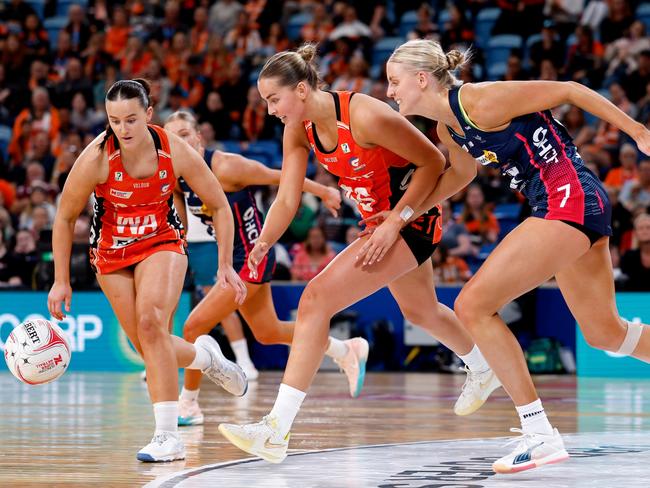 Matisse Letherbarrow competes with Rudi Ellis. Picture: Brendon Thorne/Getty Images
