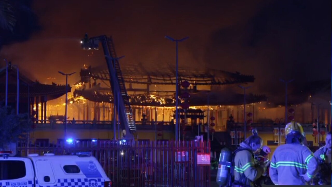 Fire engulfs Melbourne Buddhist temple