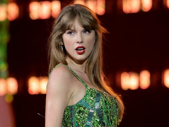 EAST RUTHERFORD, NEW JERSEY - MAY 27: EDITORIAL USE ONLY Taylor Swift performs onstage during "Taylor Swift | The Eras Tour" at MetLife Stadium on May 27, 2023 in East Rutherford, New Jersey. (Photo by Kevin Mazur/TAS23/Getty Images for TAS Rights Management)