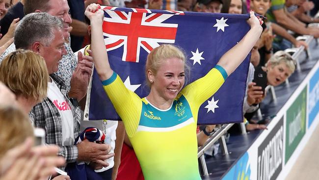 Kaarle McCulloch celebrates gold in the 500m time trial at the Commonwealth Games. Ryan Pierse (Getty).