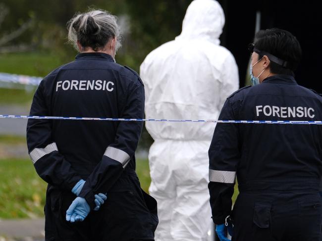 MELBOURNE, AUSTRALIA - NewsWire Photos MAY 8, 2023: Forensic police and homicide Squad detectives are investigating following the death of a man in Taylors Hill  Picture: NCA NewsWire /Luis Enrique Ascui