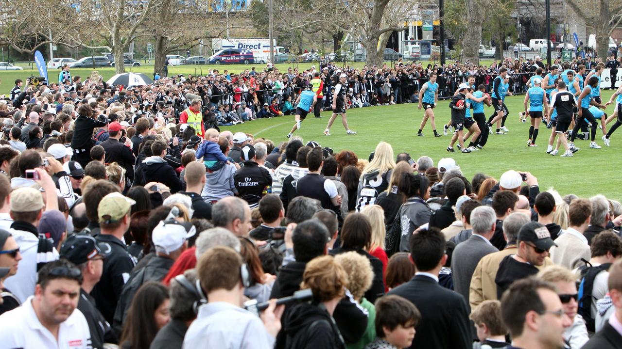 22/09/2010 NEWS: 22/09/2010 NEWS: Collingwood training at Goschs paddock