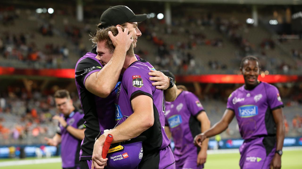 James Faulkner hit 16 off the final over to see the Hurricanes home against the Perth Scorchers.