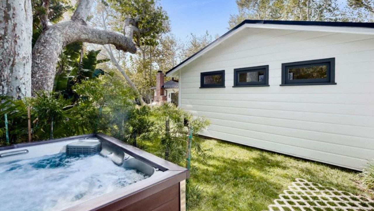 Jacuzzi out back. Picture: VogueAustraila/Zuma