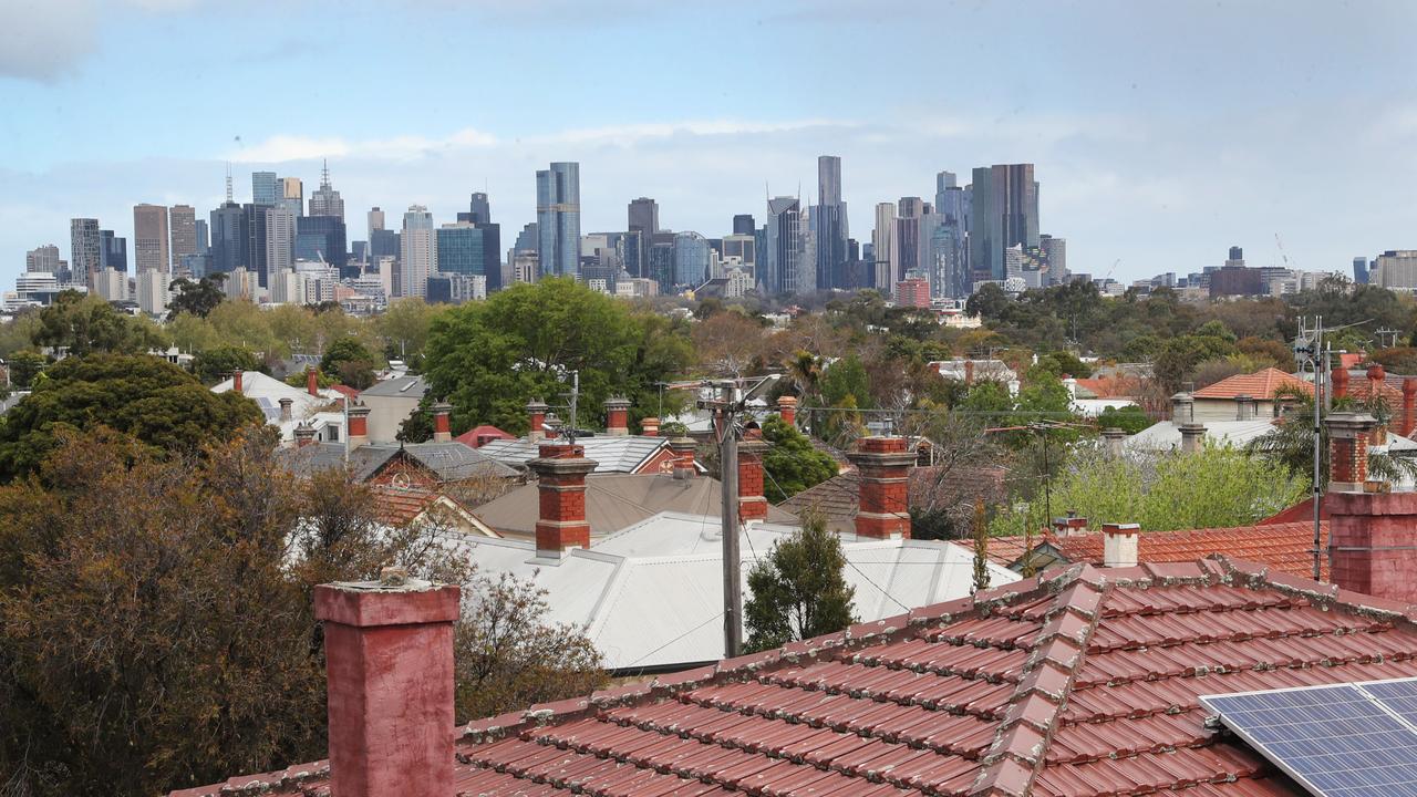 Will prices start to pick up in Melbourne again next year? Picture: NewsWire/ David Crosling