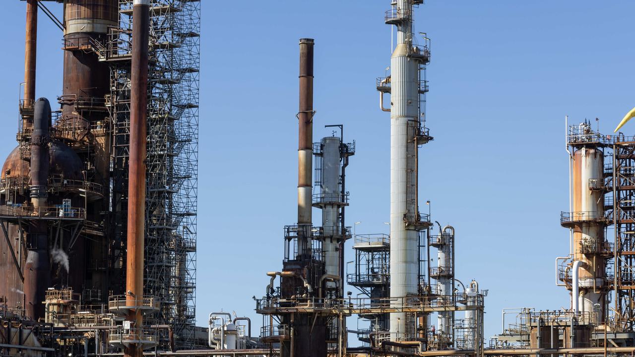 : Ampol Oil Refinery at Lytton in Brisbane. Picture: NewsWire / Lachie Millard