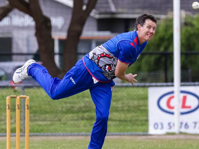 Bryce McGain bowling for Mornington. Picture: Alan Dillon