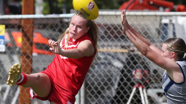 Burleigh’s Alannah Welsh playing AFLQ SEQ Schools Cup for Palm Beach Currumbin. Picture Glenn Hampson