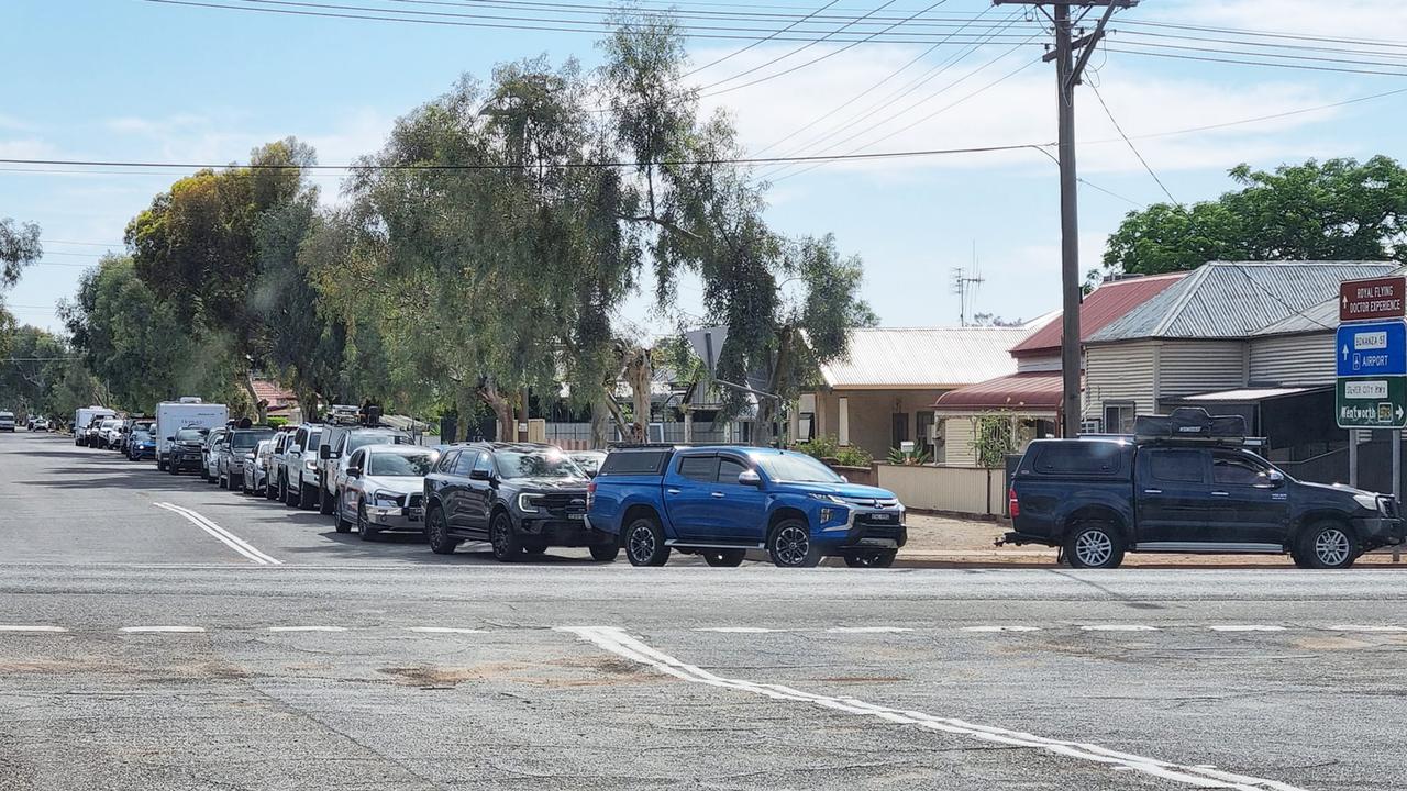 A long queue for the OTR in south Broken Hill on Tuesday. Picture: Facebook/Sue Johnstone