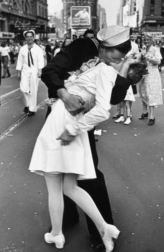 Valentine’s Day: History’s most famous kisses | news.com.au — Australia ...