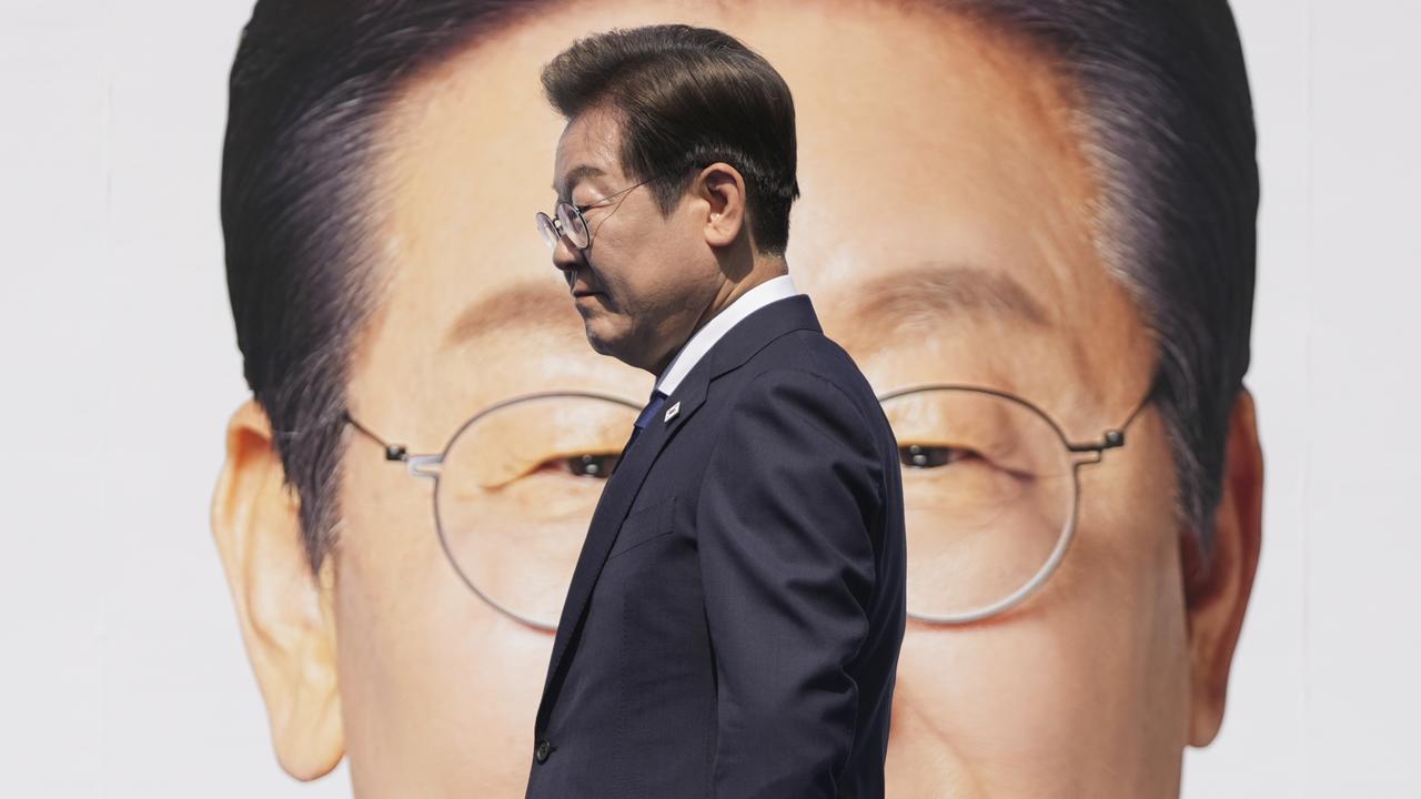 Sth Korea presidential frontrunner faces assassination plot