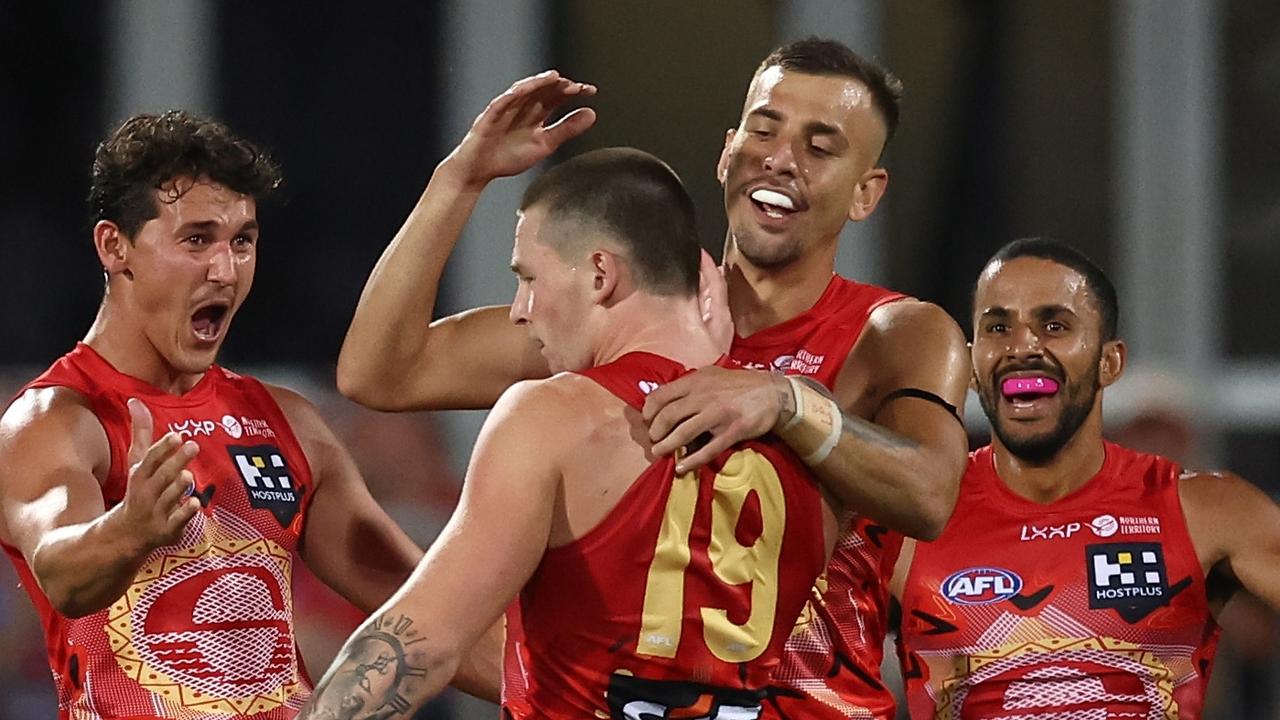 Rising Suns turn up the heat on Hawthorn in Darwin