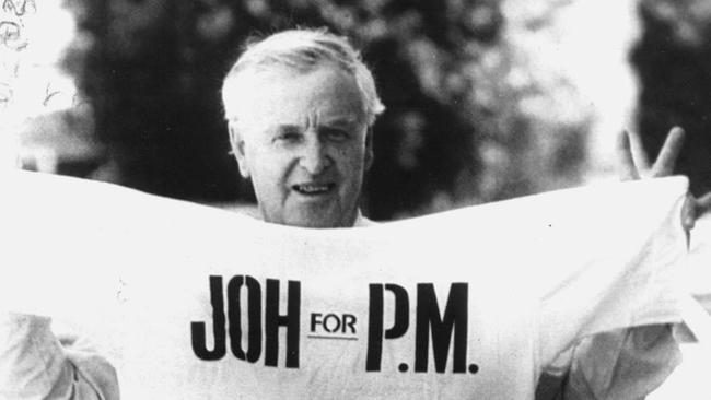 Sir Joh Bjelke-Petersen, with a Joh for PM T-shirt.