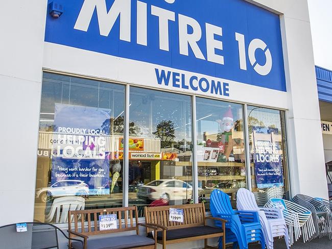 Pink's Mitre 10, Clare