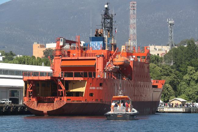 Final voyage out of Hobart for the Aurora Australis. Picture: NIKKI DAVIS-JONES