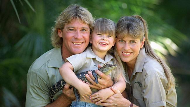 Steve Irwin with Terri and daughter Bindi at Australia Zoo in 2004.