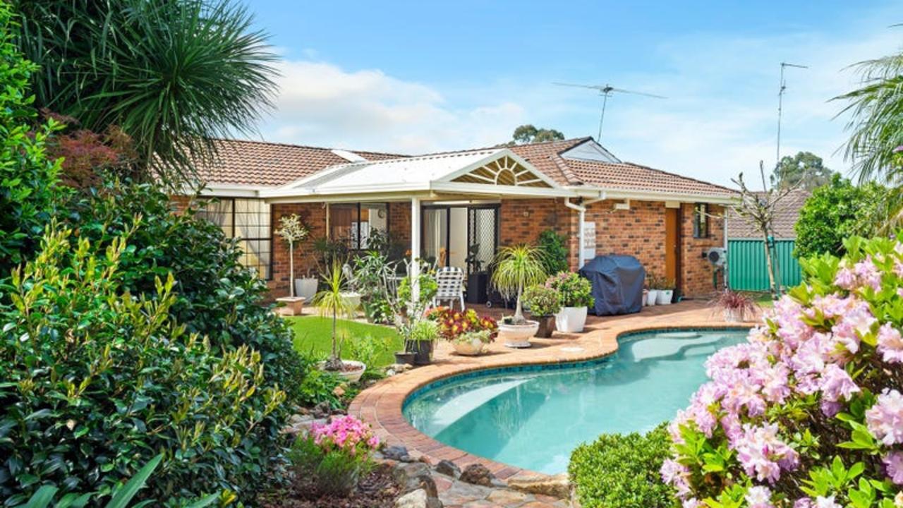 25 Colosseum Cres, Baulkham Hills.