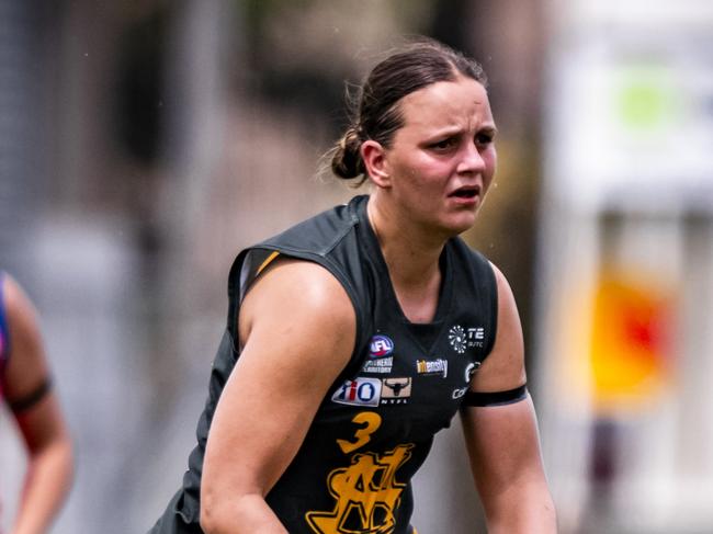 Danielle Ponter playing for St Mary's in the 2023-24 NTFL season. PIcture: Patch Clapp / AFLNT Media