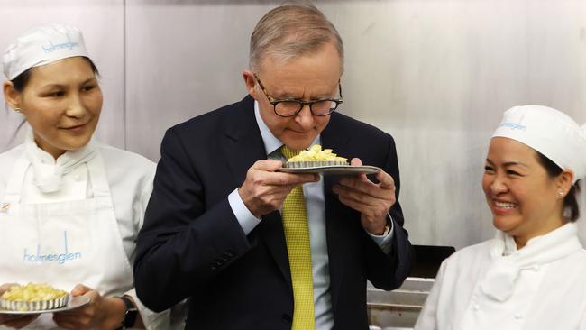 Labor leader Anthony Albanese visits Holmesglen TAFE in Victoria. Picture: Liam Kidston