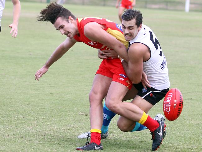 Round 11 NEAFL game between the Southport Sharks and Gold Coast Suns at Fankhauser Reserve. Photo of Ashton Crossley (Suns) and Andrew Boston. Photo by Richard Gosling