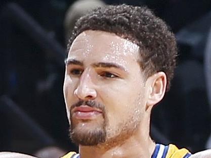 INDIANAPOLIS, IN - DECEMBER 8: Klay Thompson #11 of the Golden State Warriors reacts after making a three-point basket against the Indiana Pacers in the first half of the game at Bankers Life Fieldhouse on December 8, 2015 in Indianapolis, Indiana. NOTE TO USER: User expressly acknowledges and agrees that, by downloading and or using the photograph, User is consenting to the terms and conditions of the Getty Images License Agreement. Joe Robbins/Getty Images/AFP == FOR NEWSPAPERS, INTERNET, TELCOS & TELEVISION USE ONLY ==