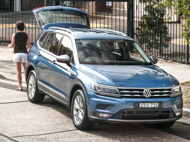 Photo of the Volkswagen Tiguan and Thomas Wielecki's children