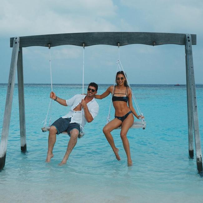 Robin Thicke and girlfriend April Love Geary enjoy an island getaway ... “People have been asking if we swing...” Picture: @aprillovee/Instagram