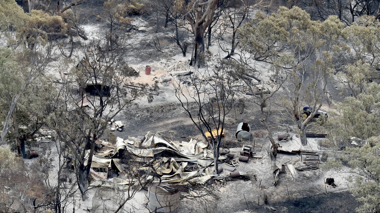 Adelaide Hills Bushfire As Seen From The Air Over Cudlee Creek ...