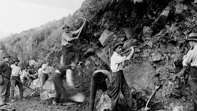 Workers building the Great Ocean Road after World War I.