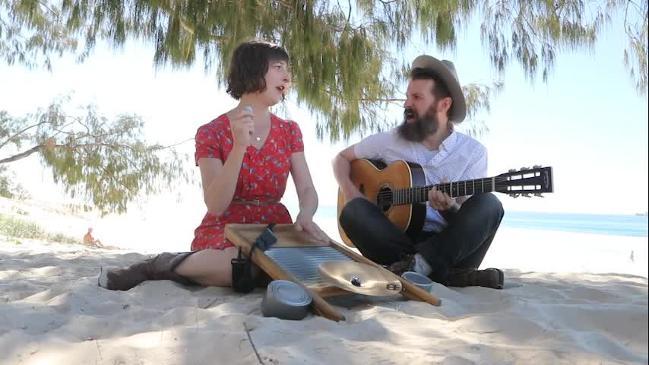 Broadbeach Country Music act Tomato Tomato perform