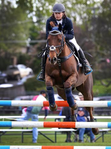 Amanda Cameron riding LA Just Magic at the Launceston Show.