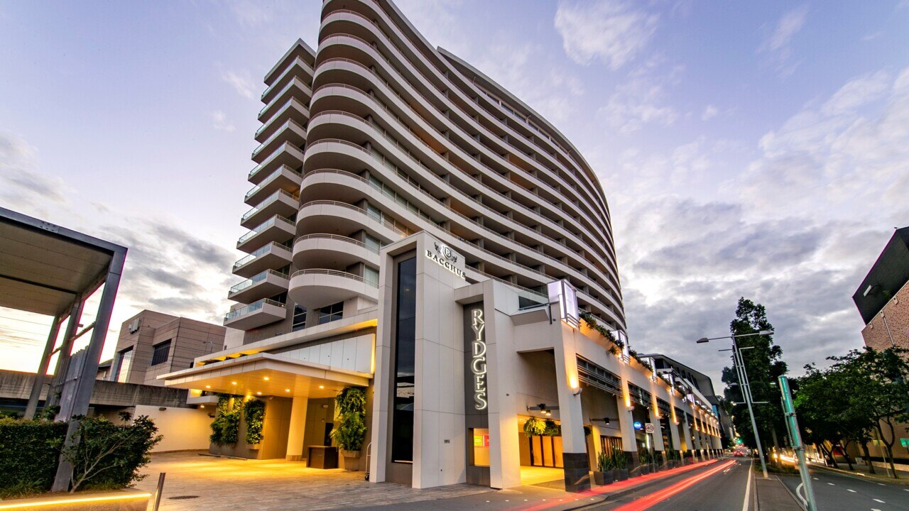 Qld investigates how hotel quarantine cleaner contracted UK virus strain