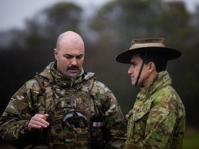 Lieutenant General Simon Stuart (right).