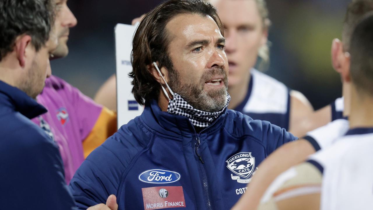 GEELONG, AUSTRALIA - JULY 02: Chris Scott, Senior Coach of the Cats addresses his players during the 2021 AFL Round 16 match between the Geelong Cats and the Essendon Bombers at GMHBA Stadium on July 2, 2021 in Geelong, Australia. (Photo by Michael Willson/AFL Photos via Getty Images)