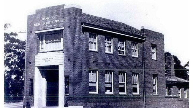 A 1939 photograph of the bank, viewed from Fisher Ave.