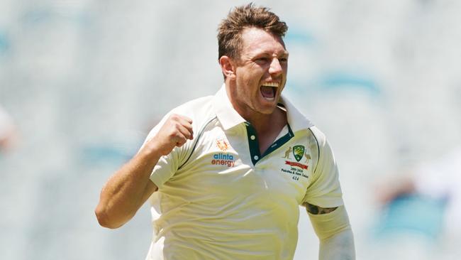 Coach Matt Grace says James Pattinson looks “a class above” at the Oaks’ pre-season.