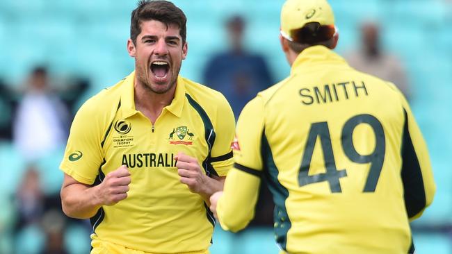 Australia’s Moises Henriques says it’s time for ‘a little bit of give’ in pay talks.