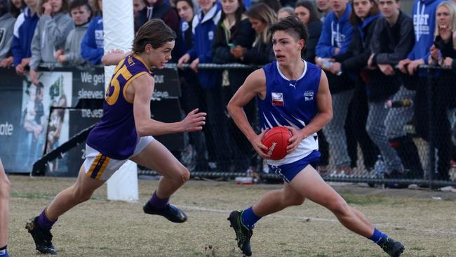 East Ringwood and Vermont contest the under-17 Premier grand final last year. Picture: Field of View Sports Photography.