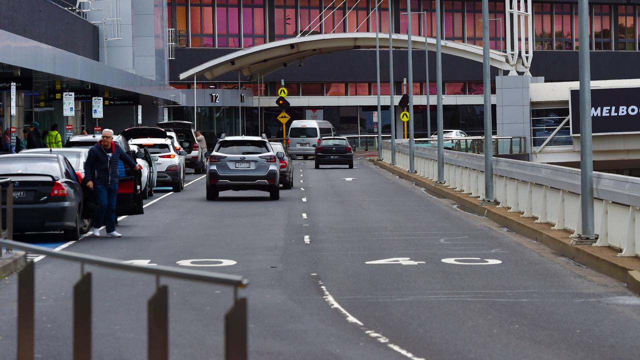 Melbourne Airport Qantas Plane Forced To Land After Reports Of ‘smoke