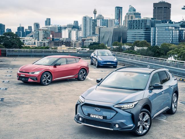 Photo of the comparison test between the Subaru Solterra, Kia EV6 and Model Y Long Range