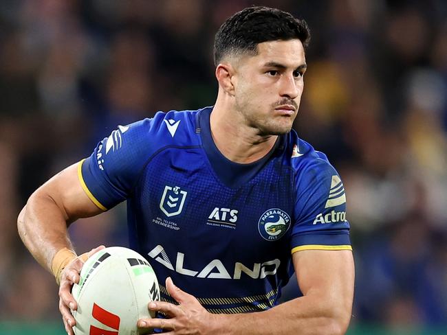 SYDNEY, AUSTRALIA - JUNE 15: Dylan Brown of the Eels runs the ball during the round 15 NRL match between Parramatta Eels and Sydney Roosters at CommBank Stadium, on June 15, 2024, in Sydney, Australia. (Photo by Brendon Thorne/Getty Images)