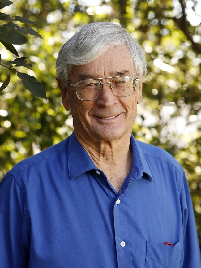Dick Smith has thrown his support behind the Marree Man and South Australia’s Far North.