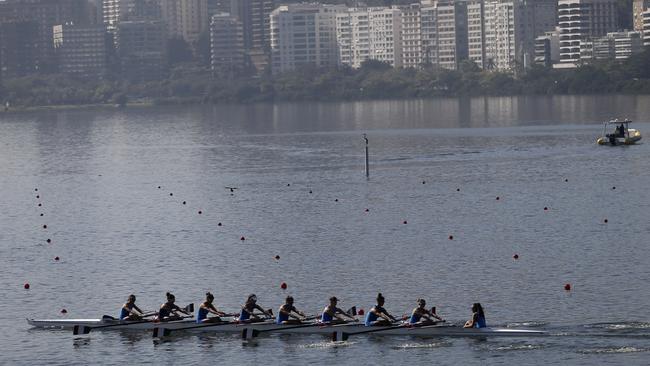 Italian rowers practice for the 2015 World Rowing Junior Championships on Rodrigo de Freitas lake.