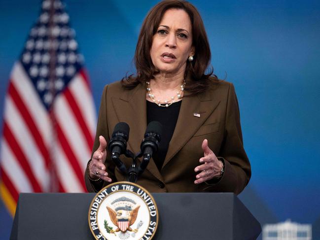 Fresh woe for Kamala as another adviser quits
