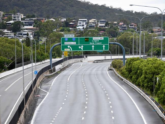 An empty M3 freeway, seen from Tarragindi, on the first day of Brisbane’s lockdown. Picture: NCA NewsWire/Dan Peled.