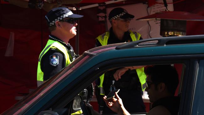 Police check cars at the Queensland border with NSW at Griffith Street in Coolangatta. Picture: NCA NewsWire / Steve Holland